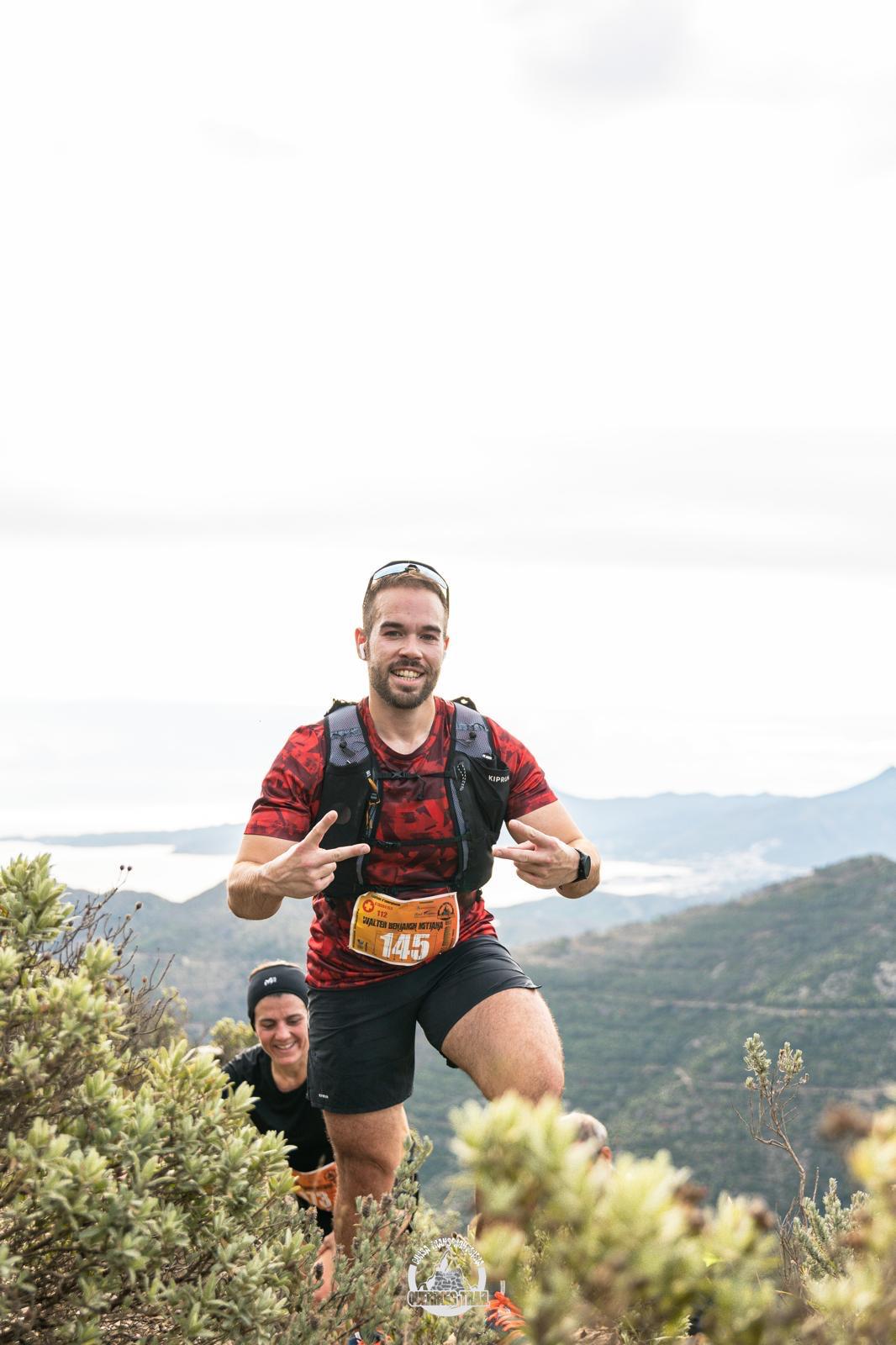 Maikel corriendo una trail